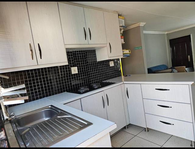 2 BEDROOM PROPERTY TO RENT IN MANIINI